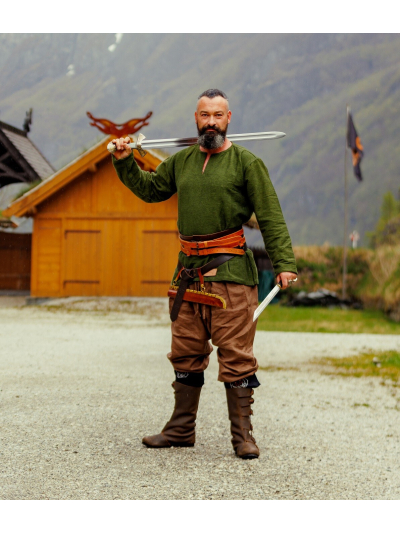 Trollfelsen Leonardo Carbone Mittelalter Gewandung Ritter Wikinger Tunika Ivar Grün _4_